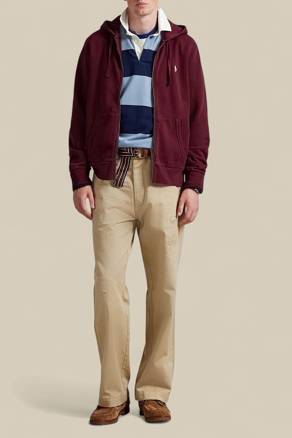 תמונת כל הלוק של סווטשירט קפוצ'ון